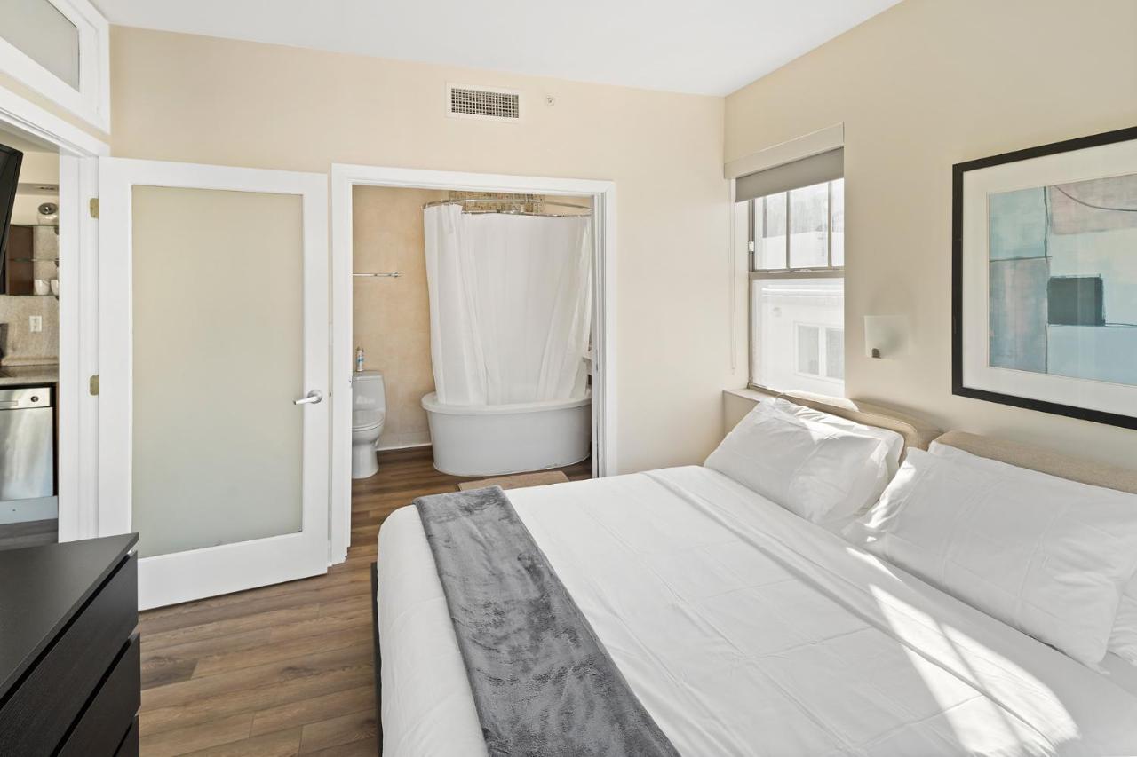 Ocean Drive Apartments With Rooftop Pool, South Beach, Miami マイアミビーチ エクステリア 写真