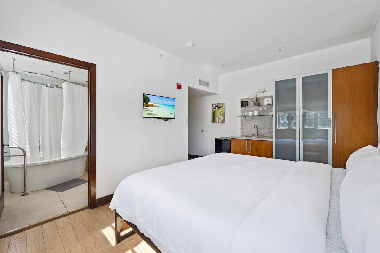 Ocean Drive Apartments With Rooftop Pool, South Beach, Miami マイアミビーチ エクステリア 写真