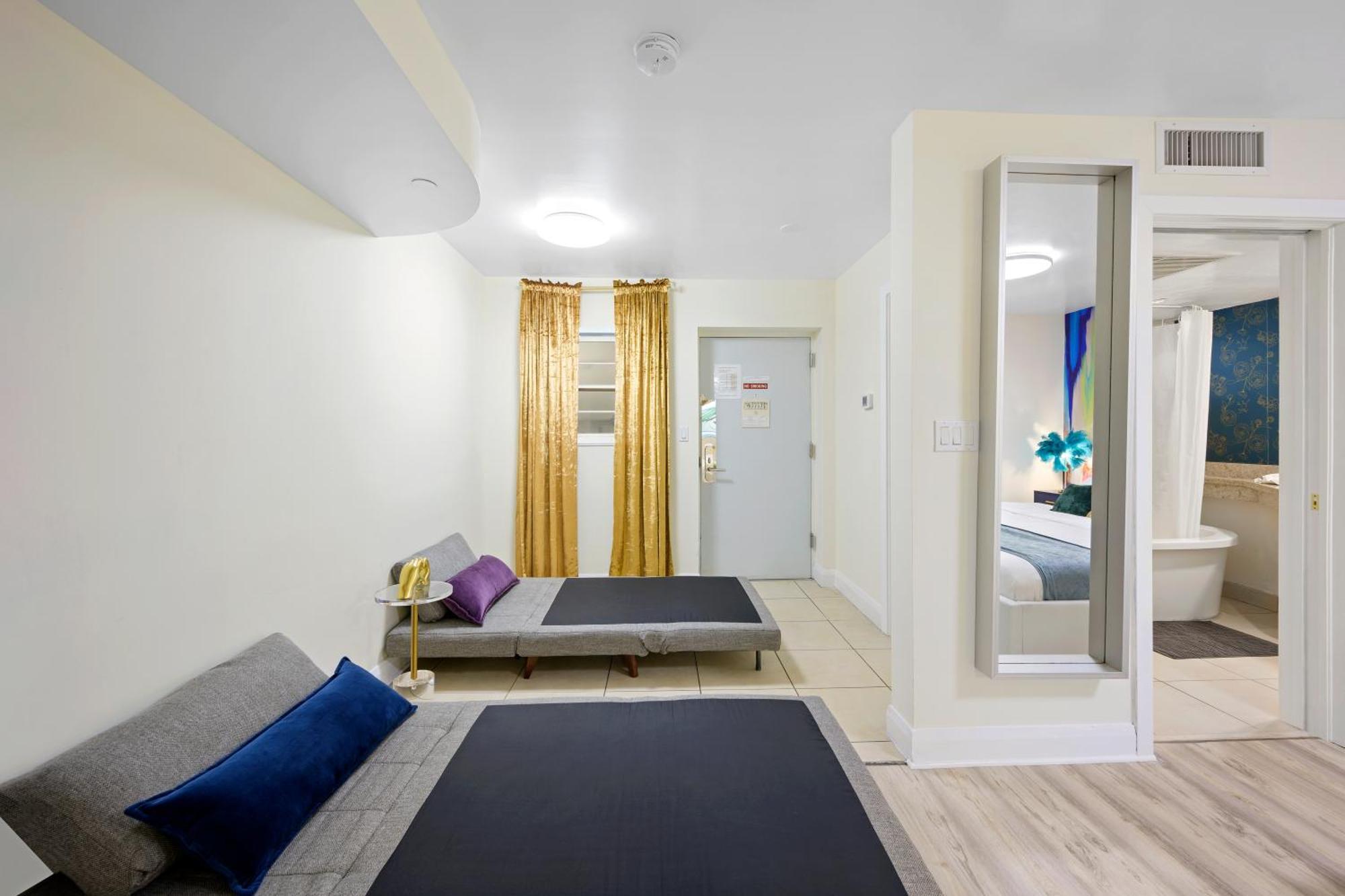 Ocean Drive Apartments With Rooftop Pool, South Beach, Miami マイアミビーチ エクステリア 写真