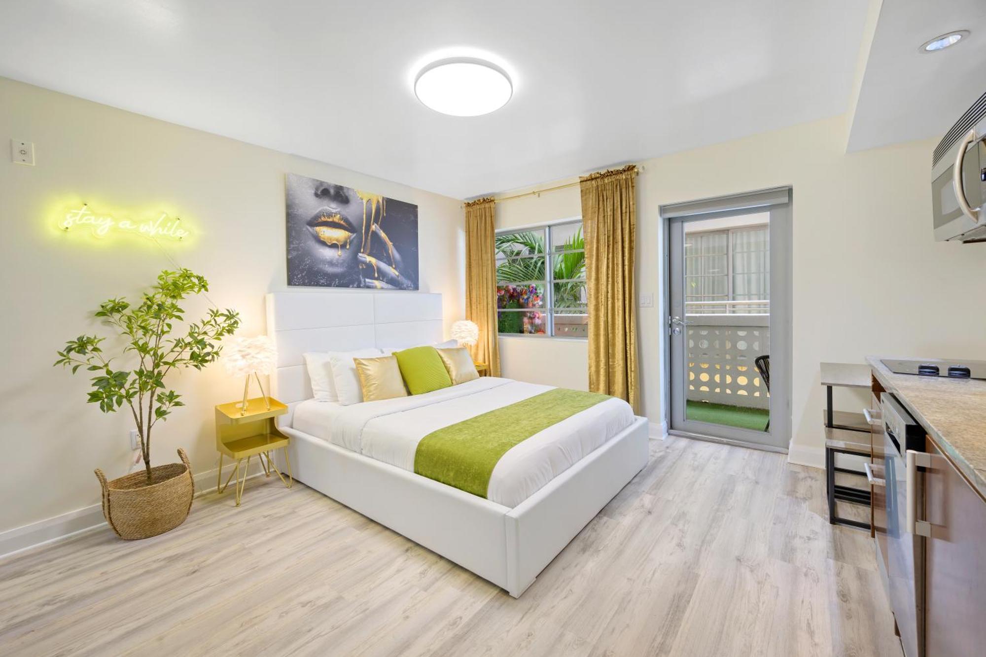 Ocean Drive Apartments With Rooftop Pool, South Beach, Miami マイアミビーチ エクステリア 写真